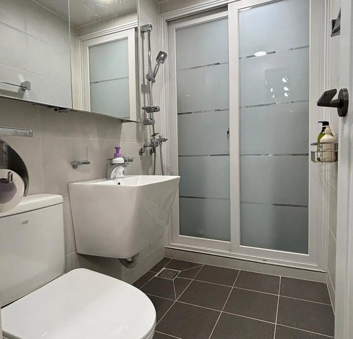 Urban 5 Bed and Breakfast Σεούλ